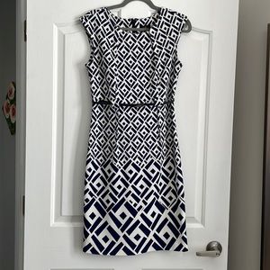 Sleeveless geometric-patterned dress